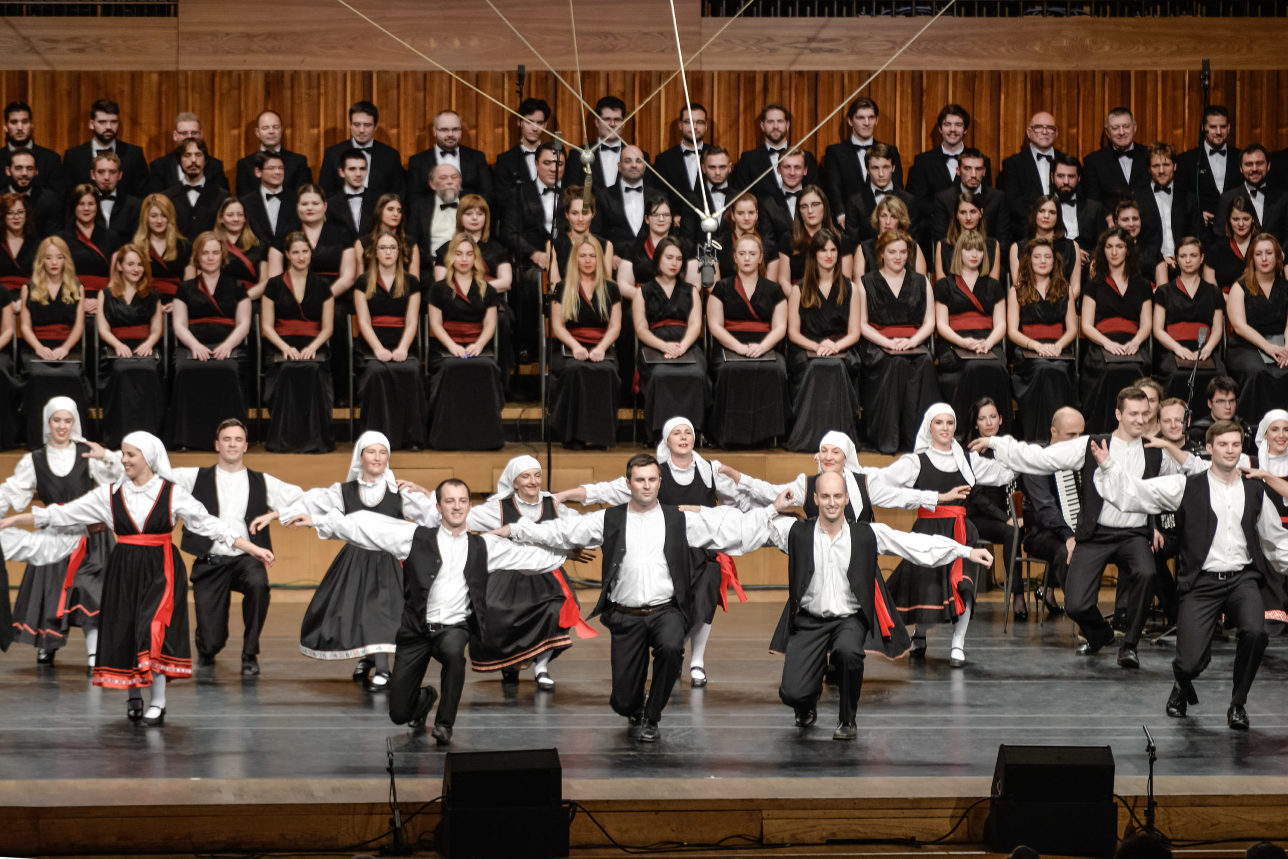 Read more about the article Grupa za međunarodni folklor nastupila na 48. Smotri folklornih amatera Grada Zagreba
